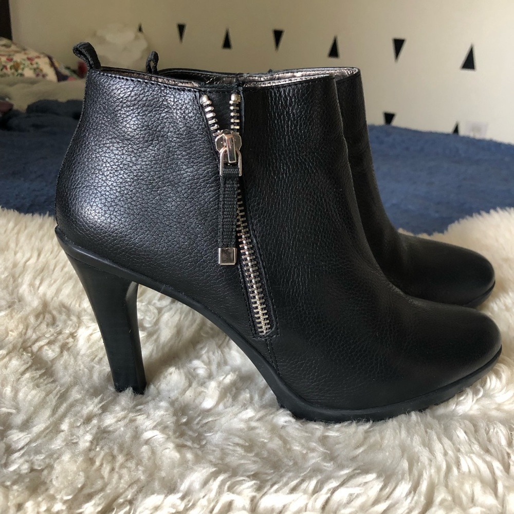 Tahari Black Leather Ankle Booties